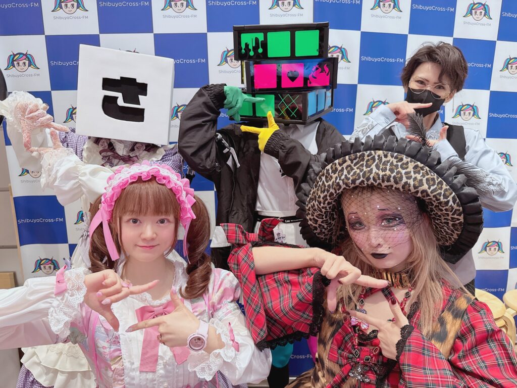 異形頭倶楽部集合写真